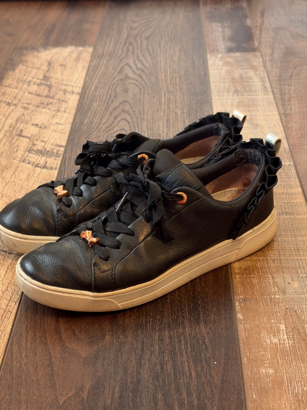 Ted Baker London Astrina Women’s Black Ruffled Leather Sneakers Women US Size 8